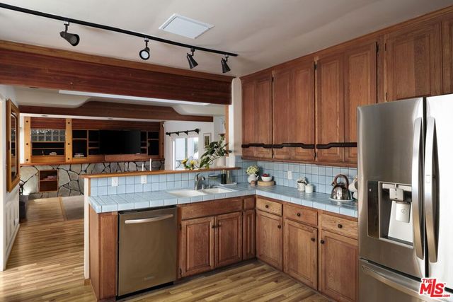 2907 El Caminito Street, La Crescenta, CA 91214