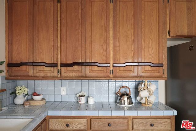 2907 El Caminito Street, La Crescenta, CA 91214