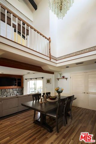 2907 El Caminito Street, La Crescenta, CA 91214