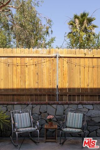 2907 El Caminito Street, La Crescenta, CA 91214