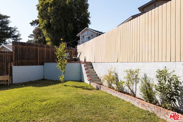 2907 El Caminito Street, La Crescenta, CA 91214