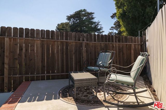 2907 El Caminito Street, La Crescenta, CA 91214