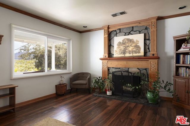 2907 El Caminito Street, La Crescenta, CA 91214
