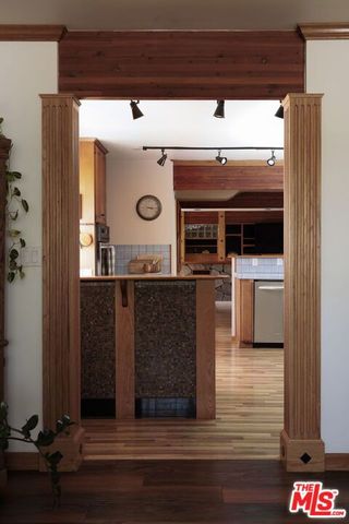 2907 El Caminito Street, La Crescenta, CA 91214