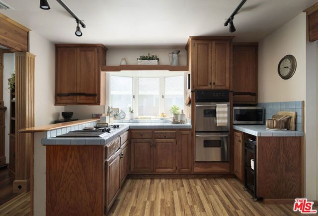 2907 El Caminito Street, La Crescenta, CA 91214