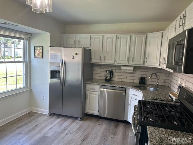 14 Albury Way, North Brunswick, NJ 08902