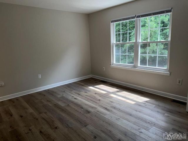 14 Albury Way, North Brunswick, NJ 08902