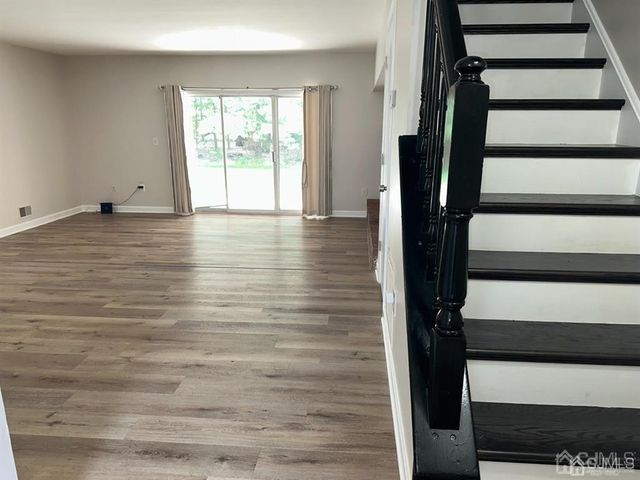 14 Albury Way, North Brunswick, NJ 08902