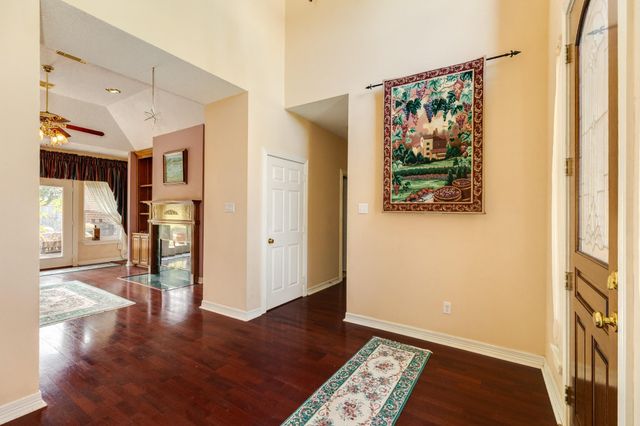 55 Mandevilla Court, Lake Jackson, TX 77566