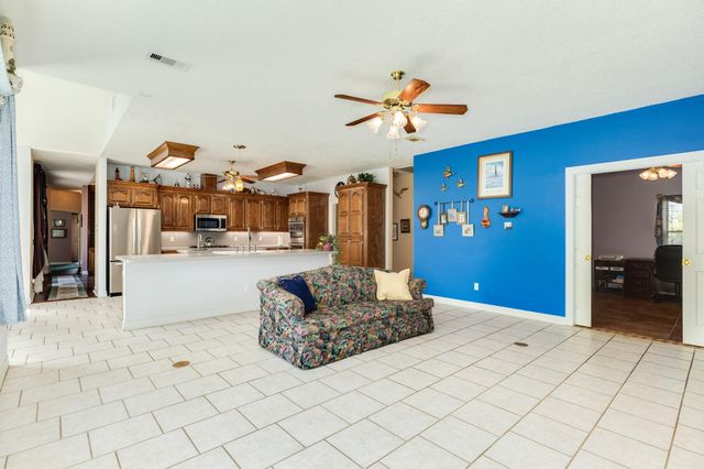 55 Mandevilla Court, Lake Jackson, TX 77566