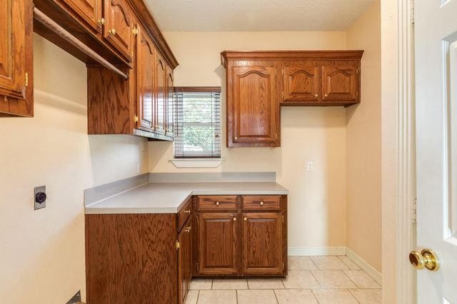 55 Mandevilla Court, Lake Jackson, TX 77566