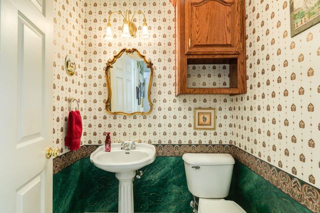 55 Mandevilla Court, Lake Jackson, TX 77566