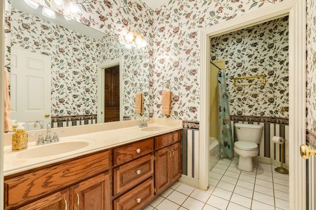 55 Mandevilla Court, Lake Jackson, TX 77566