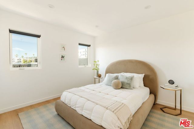 6765 Lexington Avenue B, Los Angeles, CA 90038