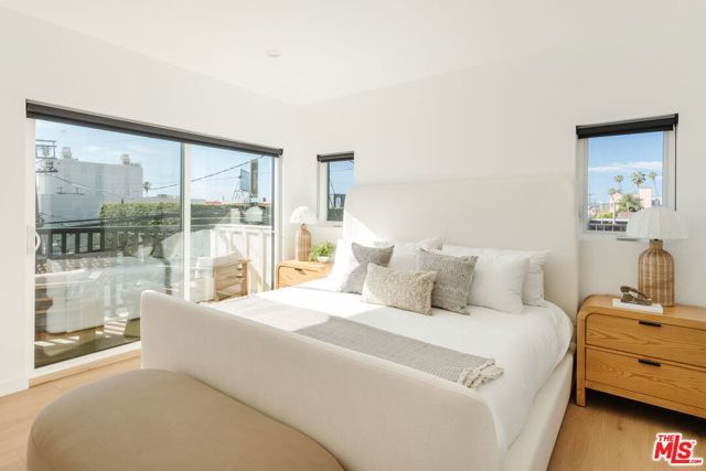 6765 Lexington Avenue B, Los Angeles, CA 90038