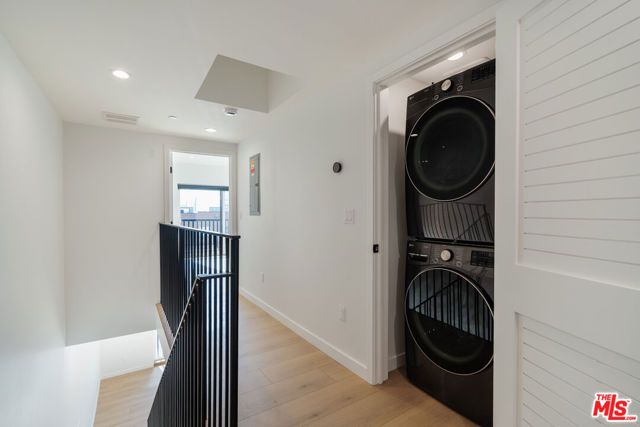 6765 Lexington Avenue B, Los Angeles, CA 90038