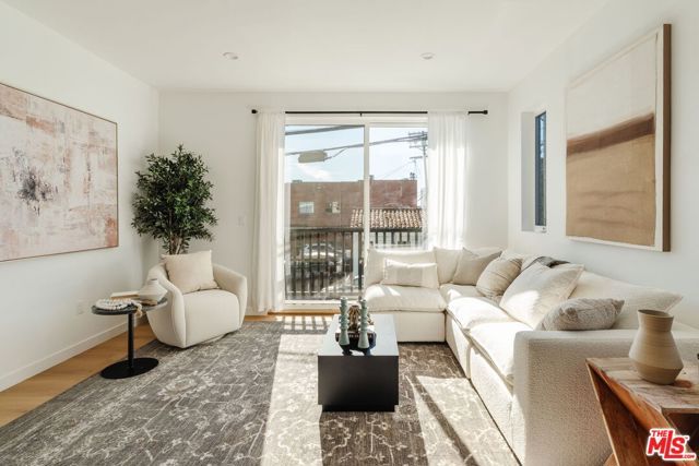 6765 Lexington Avenue B, Los Angeles, CA 90038