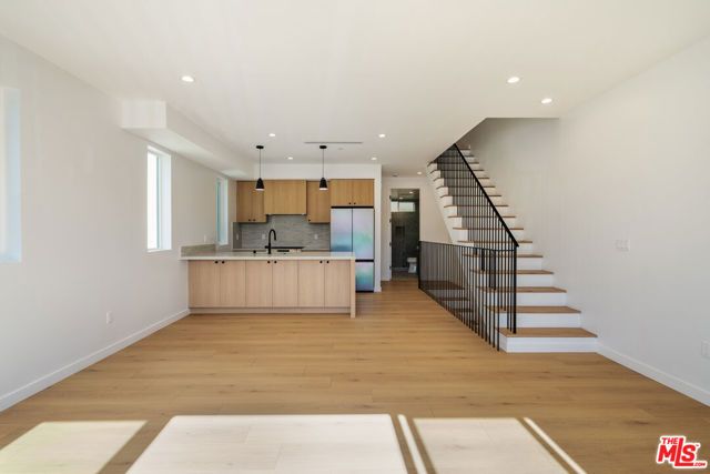 6765 Lexington Avenue B, Los Angeles, CA 90038