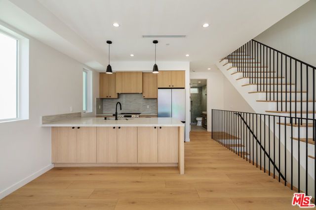 6765 Lexington Avenue B, Los Angeles, CA 90038