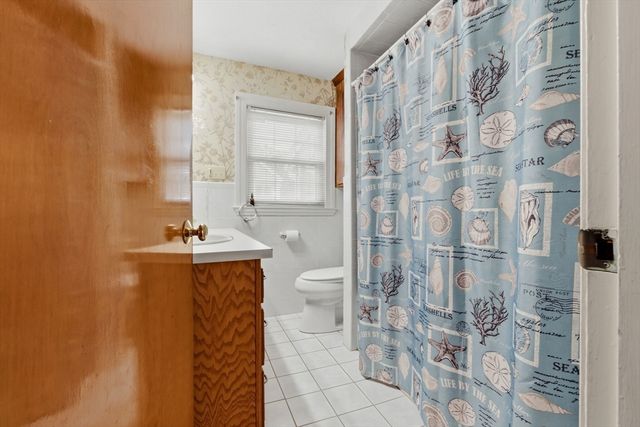 42 B St, Lynn, MA 01905