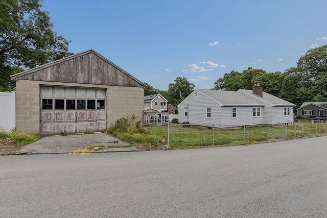 42 B St, Lynn, MA 01905