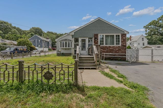 42 B St, Lynn, MA 01905