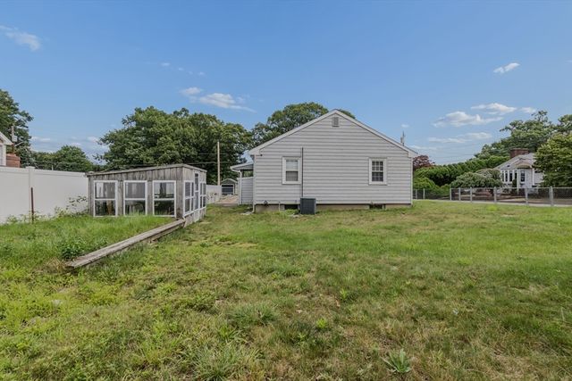 42 B St, Lynn, MA 01905