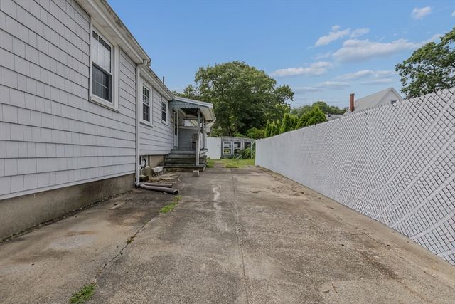42 B St, Lynn, MA 01905