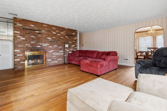 42 B St, Lynn, MA 01905