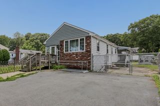 42 B St, Lynn, MA 01905