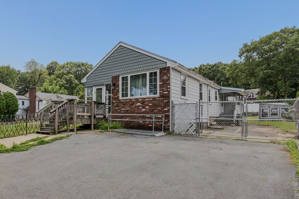 42 B St, Lynn, MA 01905