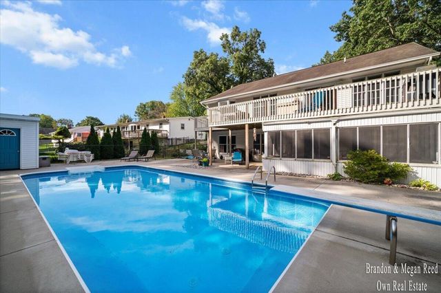 840 Glenwood Avenue, Muskegon, MI 49445