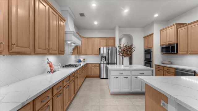 7406 Stonebridge Creek Lane, Humble, TX 77396