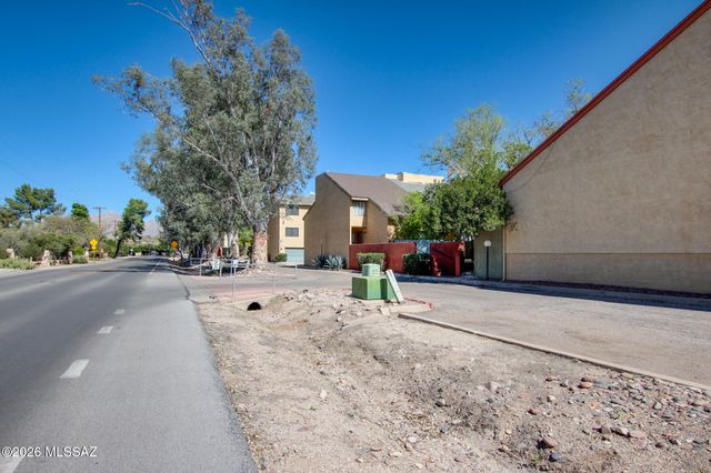 3109 E Corte De La Raqueta, Tucson, AZ 85716