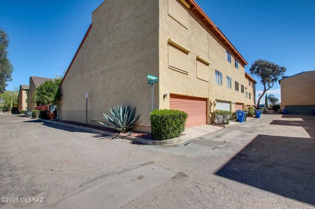 3109 E Corte De La Raqueta, Tucson, AZ 85716