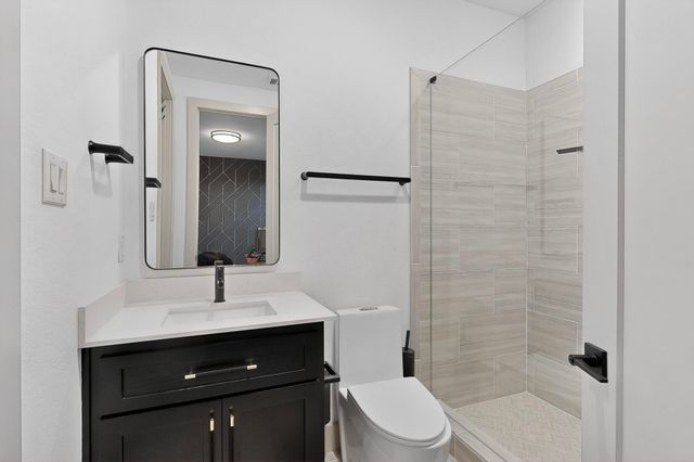 2557 Carmelita Street, Dallas, TX 75212