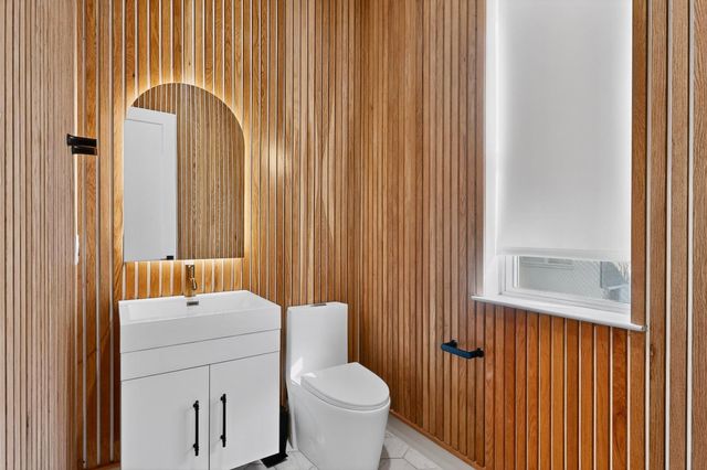 2557 Carmelita Street, Dallas, TX 75212