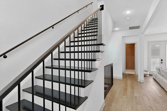 2557 Carmelita Street, Dallas, TX 75212