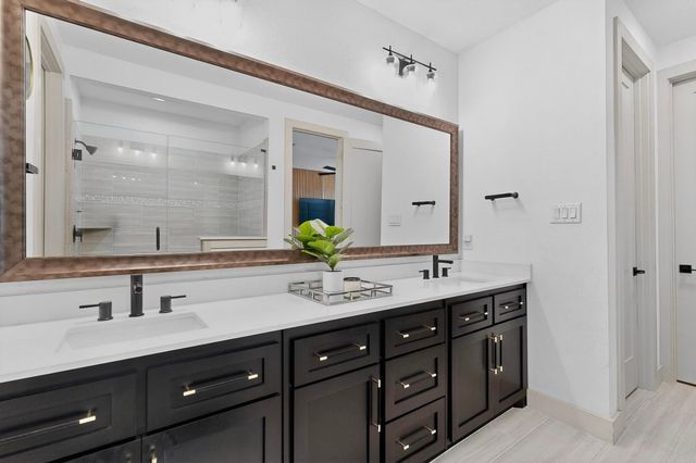 2557 Carmelita Street, Dallas, TX 75212