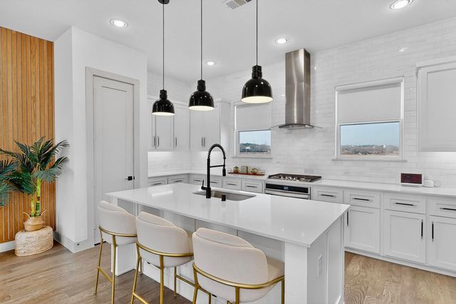 2557 Carmelita Street, Dallas, TX 75212