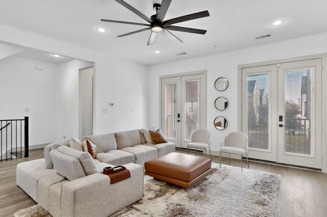 2557 Carmelita Street, Dallas, TX 75212