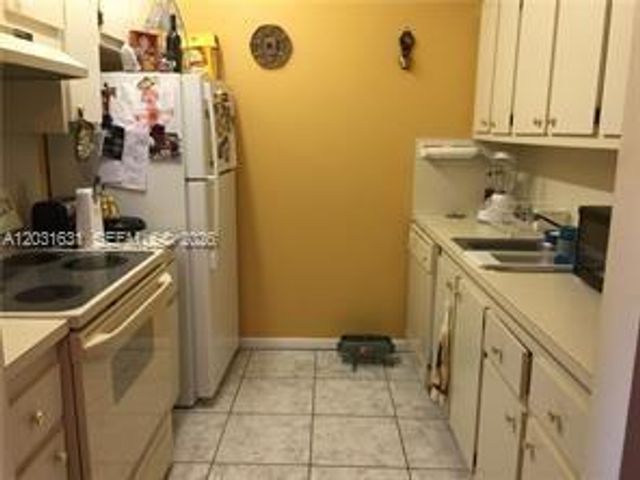 100 SW 132nd Way 307K, Pembroke Pines, FL 33027