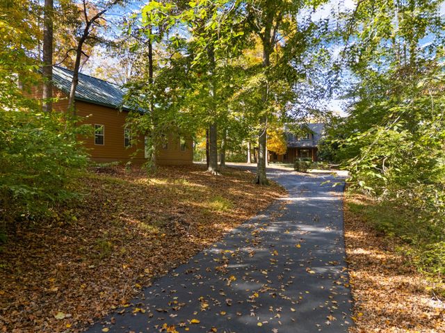 270 Wondering Woods Drive, Somerset, KY 42503