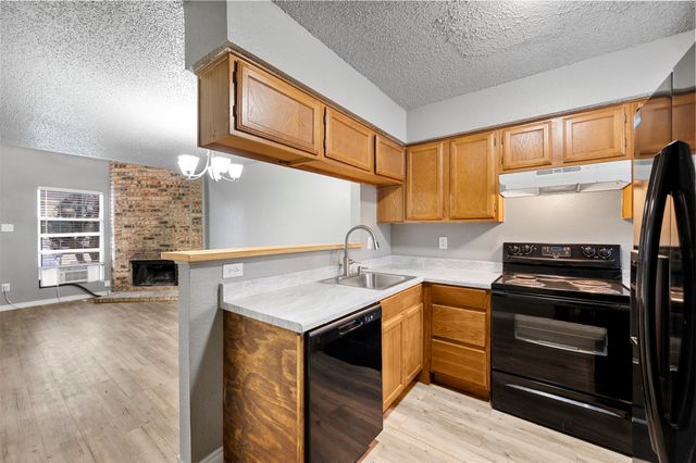 9459 Olde Village Court, Dallas, TX 75227