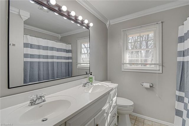 3096 Kinnamon Road, Winston-salem, NC 27104