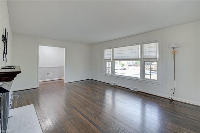 3096 Kinnamon Road, Winston-salem, NC 27104