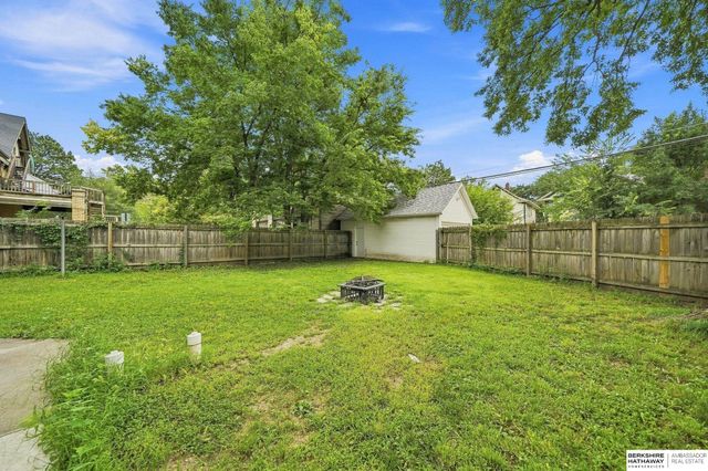 1525 A Street, Lincoln, NE 68502