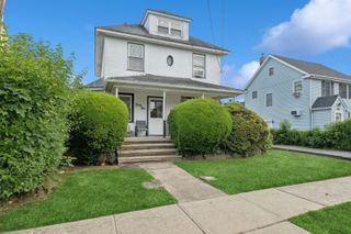 45 Crosby Avenue, Albertson, NY 11507