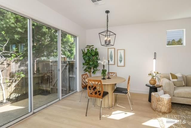 2083 Easton Dr, Petaluma, CA 94952