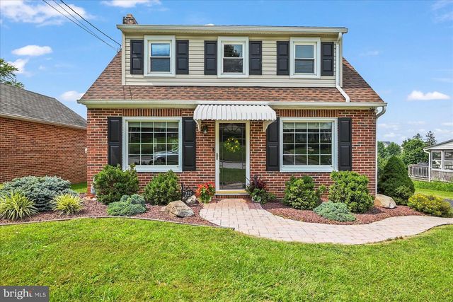 225 W ORE ST, Seven Valleys, PA 17360